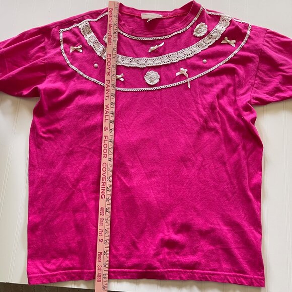 VTG 80s Roman Art Done By Hand Pink Bow Crochet T-Shirt One Size Fits All USA T5 - Picture 8 of 9